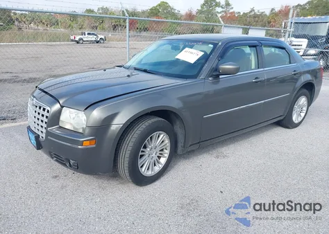 2008 Chrysler 300 Touring z USA, uszkodzony, nr VIN 2C3KA53GX8H255648